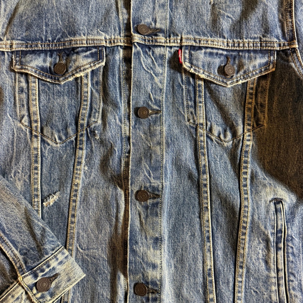 Levi Strauss & Co Mens XL Distressed Trucker Jacket Light Wash Blue 72334-0296 - Picture 9 of 16